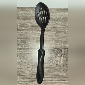 Black Slotted Spoon Heat Resistance to 200'C 12" SEE DESCRIPTION.